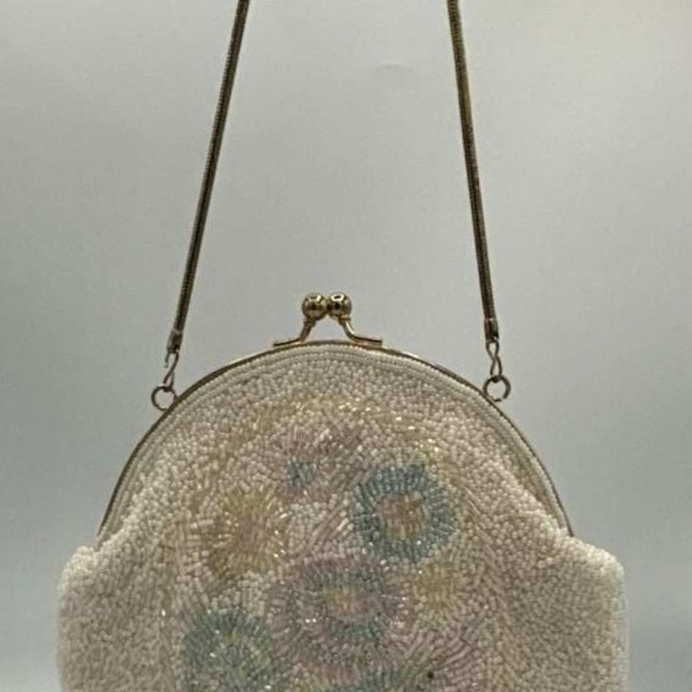 La Regale Ltd White Beaded Evening Bag with Floral Pattern